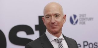 Njeriu më i pasur në botë dhuron 99 milionë dollarë për të pastrehet