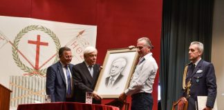 Presidenti grek vlerëson artistin shqiptar