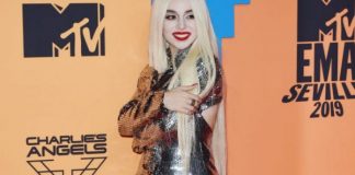 Këngëtarja me origjinë shqiptare Ava Max merr çmimin e parë në MTV EMAs