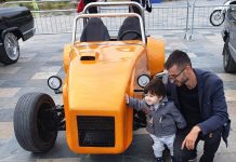 Njihuni me “Lotus”-in shqiptar, makina që u ndërtua nga Kadriu në fshatin e Fierit (Fotot)