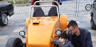 Njihuni me “Lotus”-in shqiptar, makina që u ndërtua nga Kadriu në fshatin e Fierit (Fotot)