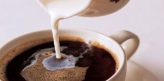 Ja 3 arsye pse duhet të hiqet dorë nga kafja me qumësht