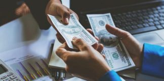 Testoje veten! 7 shenjat që tregojnë se po shpenzoni para kot