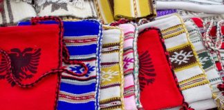 Panairi Kombëtar i Artizanatit; ekspozohen punimet e ‘duarartëve’ të Shqipërisë (Fotot)