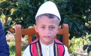 Njihuni me 7 vjeçarin që reciton 2800 vargje të Fishtës (VIDEO)