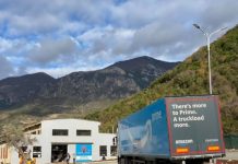 Amazon, 5 kamionë me ndihma dhe 240 mijë dollarë për të dëmtuarit nga tërmeti