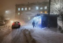 Jeta në qytetin rus, ku dielli nuk lind gjashtë javë (Fotot)