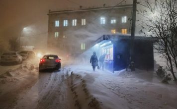 Jeta në qytetin rus, ku dielli nuk lind gjashtë javë (Fotot)