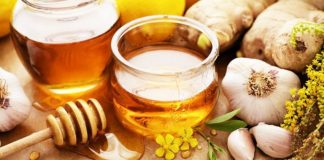 Si të përdorni mjaltin për shëndetin perfekt të lëkurës dhe kundër plakjes