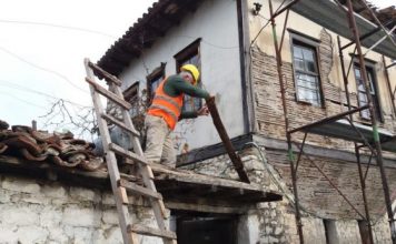 Restaurohet banesa “monument kulture” e familjes Bojaxhiu në Berat