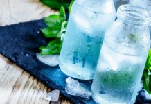 Përse nuk duhet të pini ujë të ftohtë gjatë ushqimit?