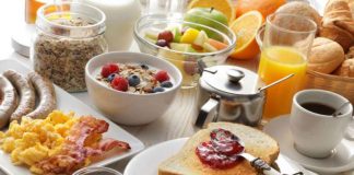 Çfarë duhet të hamë për mëngjes?