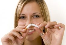 Funksionon! 8 mënyra që mund t’ju ndihmojnë t’i rezistoni pirjes së duhanit