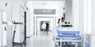 Franca vendos mbishkrime në gjuhën shqipe në spitale