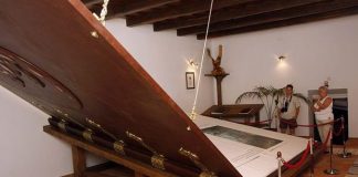 Kuriozitet/ Njihuni me librin më të madh në botë