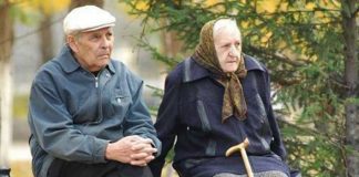 Miratohet shpërblimi për Vitin e Ri, ja sa lekë do të marrin pensionistët