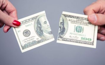 Gratë apo burrat? Kush kursen më shumë (STUDIMI)