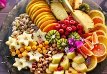 Para apo pas vakteve ushqimore?! Ja kur duhen ngrënë frutat