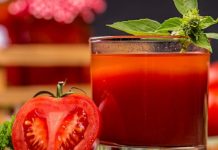 Lëngu i domates dhe përfitimet në shëndetin e zemrës, sa duhet të konsumoni
