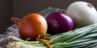 Pse qepët janë një super ushqim/ Njihuni me vlerat e shëndetshme për organizmin