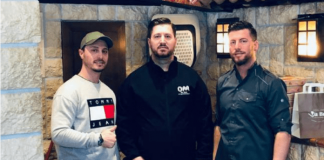 Vëllezërit shqiptarë në Austri shpërndajnë ushqime falas për punonjësit që po u shërbejnë qytetarëve