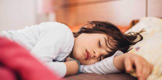 Mënyrat natyrale dhe ushqimet e duhura për një gjumë të qetë