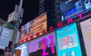 SHBA falenderon publikisht mjekun shqiptar, fotoja e tij në sheshin Times Square
