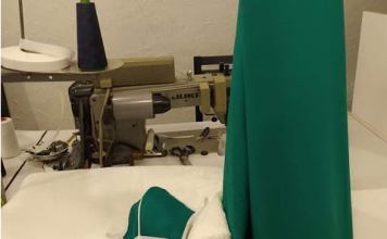 Gruaja nga Korça bën 600 maska për spitalin në Greqi, kur e pyesin për çmimin befasohen të gjithë