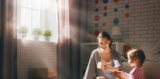 Këshilla/ Si të ndërtoni marrëdhënie më të fortë me fëmijët tuaj gjatë qëndrimit në shtëpi