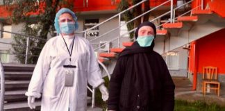 Nënë Rukija 84-vjeçare, mposht koronavirusin dhe kthehet në shtëpi