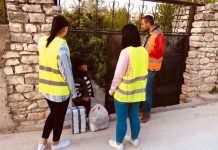 Shembulli i studentes vullnetare në Urën Vajgurore që u vjen në ndihmë familjeve