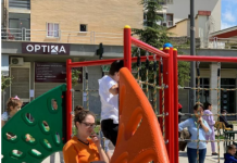 Tiranë/ Kënd i ri lojërash për të vegjlit tek ish-Fusha e Aviacionit