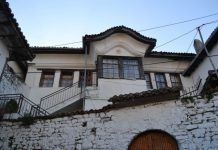 Berat, restaurohet banesa monument kulture kategoria e parë (FOTO)