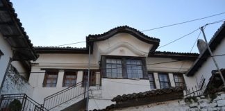 Berat, restaurohet banesa monument kulture kategoria e parë (FOTO)