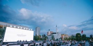 Dita Botërore e Muzikës, artistët e TKOB interpretojnë sërish për publikun në sheshin Skënderbej