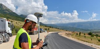 Nis asfaltimi në bypass-in e Vlorës, vepra madhore në shërbim të turizmit