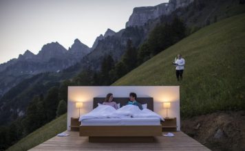 A keni ëndërruar të flini në natyrë, nën yjet e qiellit, rrezë maleve apo…? Ja hoteli që ua mundëson