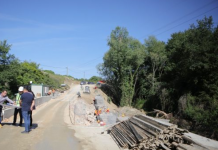 Nis ndërtimi i aksit të ri rrugor nga rrethrrotullimi në Mullet deri tek Ura në Qeha