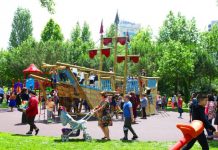 Fëmijët festojnë 1 Qershorin në hapësirat e transformuara argëtuese te parku Rinia