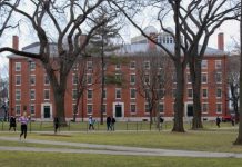 Frymëzuese! I riu bën realitet ëndrrën, dikur mblidhte mbeturina sot studion në Harvard