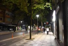 FOTO/ Dy nga rrugët më të populluara të Tiranës pajisen me ndriçim LED