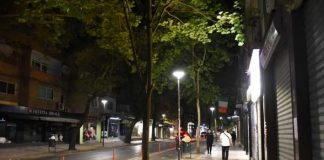 FOTO/ Dy nga rrugët më të populluara të Tiranës pajisen me ndriçim LED