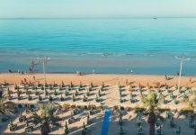 3 çartera me 600 polakë drejt Shqipërisë, zgjedhin bregdetin e Adriatikut për pushime