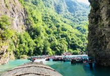 ‘Parajsa’ e Alpeve Shqiptare, mbi 1 mijë turistë vizitojnë çdo fundjavë Lumin e Shalës (FOTOT)