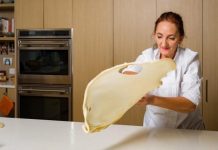 Njihuni me Arianën, shqiptarja që bën byrekun tradicional në mes të New Yorkut