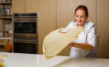 Njihuni me Arianën, shqiptarja që bën byrekun tradicional në mes të New Yorkut