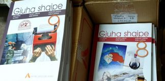 Mësimi i SHQIPES, dërgohen mbi 17 mijë tekste shkollore në 21 vende të ndryshme në Diasporë