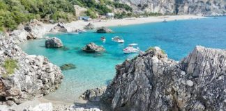 FOTO/ Plazhi i Krorëzës, një nga xhevahirët e Rivierës shqiptare