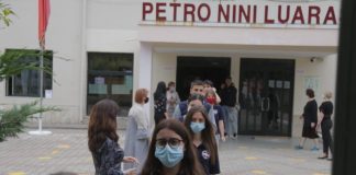 Merret vendimi/ Shqipëria do të hapë shkollat në shtator, ja si do zhvillohet mësimi