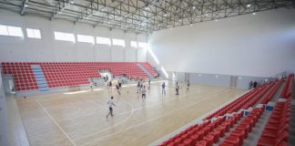 FOTO/ Tiranë, palestër e re bashkëkohore në shkollën e Mesme të Bashkuar në Farkë